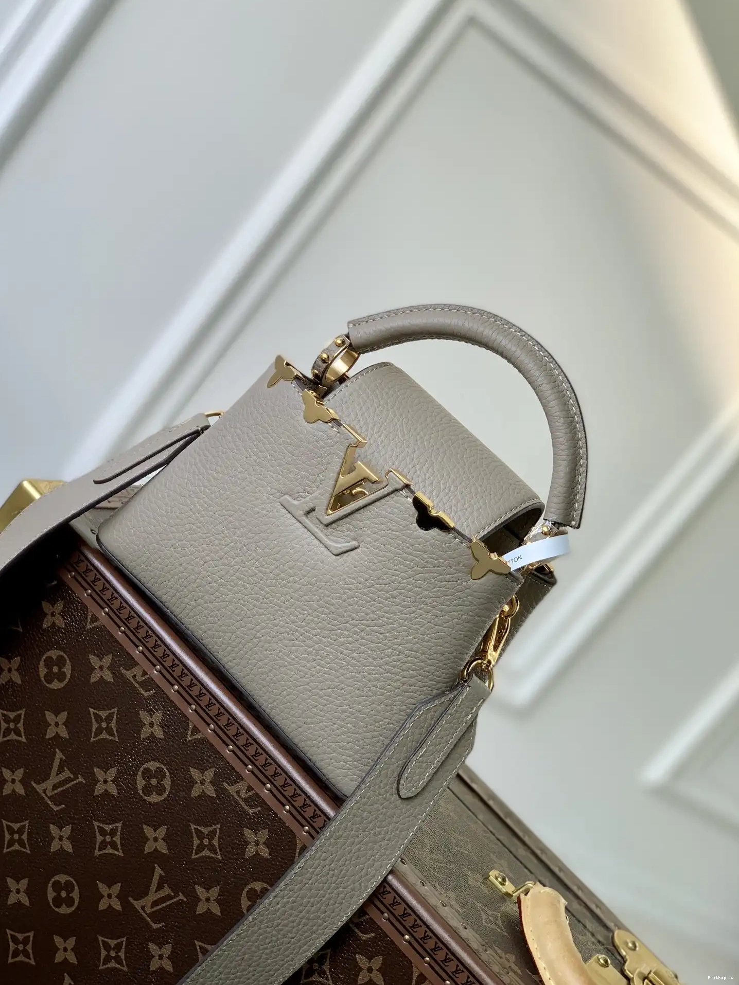 Frstbag ru LOUIS MINI CAPUCINES VUITTON 0609